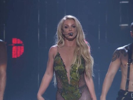 Britney Spears - Live from London