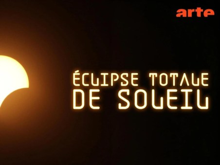Éclipse Totale Au-Dessus De L'Europe
