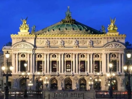 Un Opéra Pour Un Empire