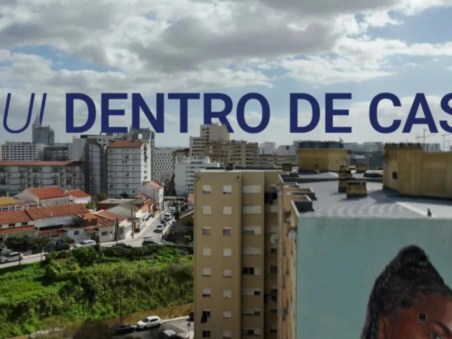 Aqui Dentro de Casa
